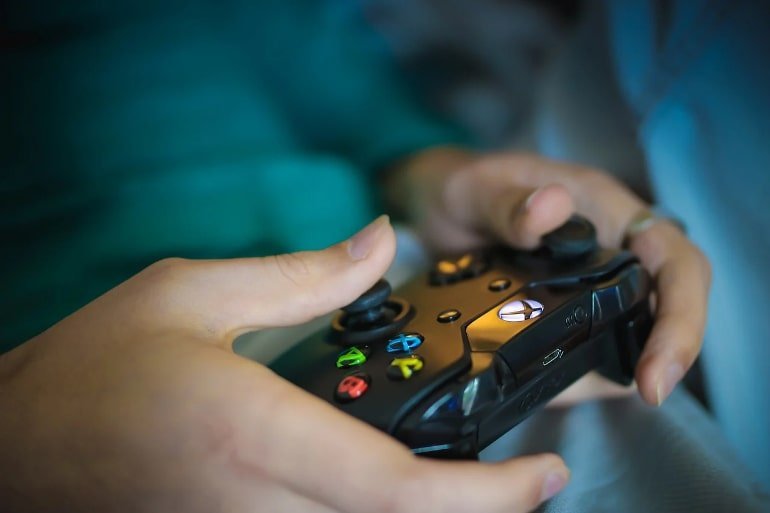 Video Game Players Show Enhanced Brain Activity and Decision-Making Skills